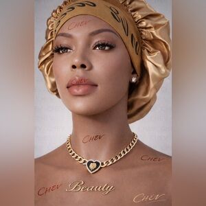 Gold chunky chain for a powerful look